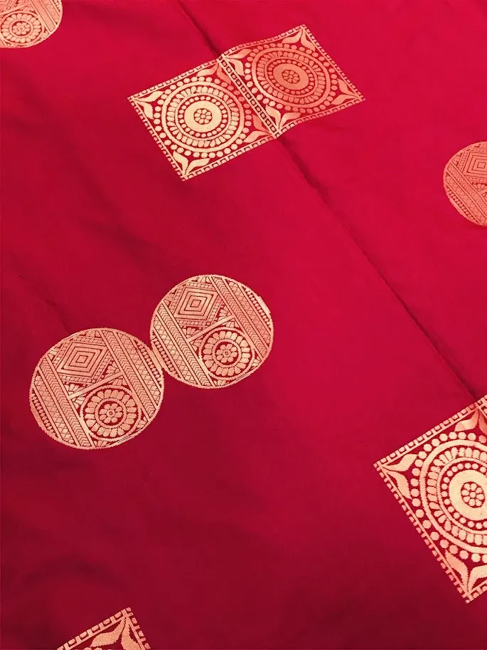 Alluring Maroon Color Soft Silk Saree With Contrast Bordered For Women