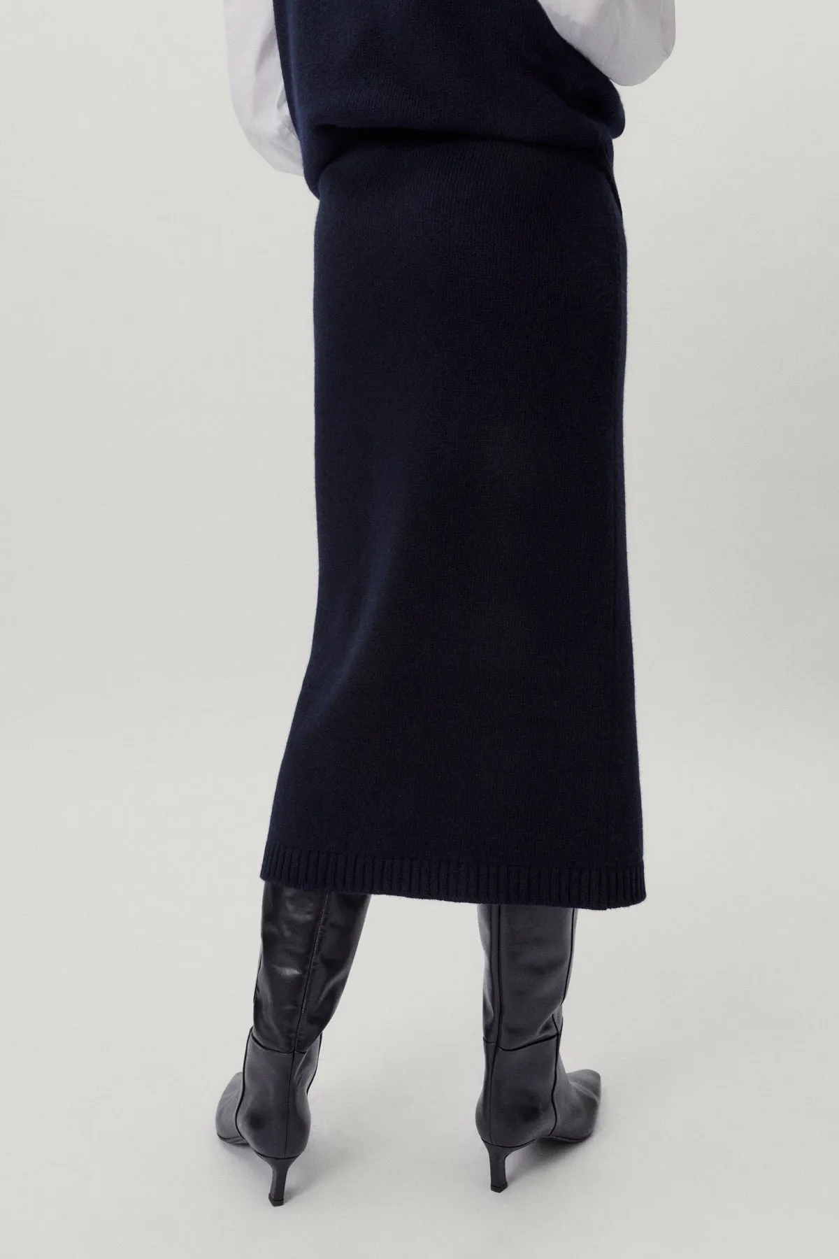 The Woolen Pencil Skirt